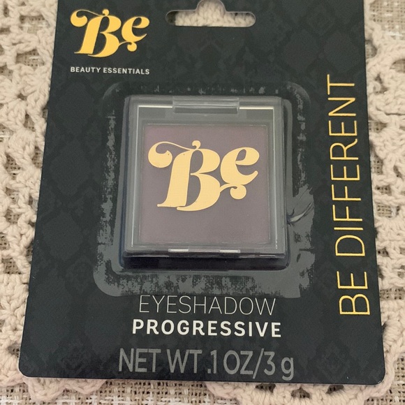 Eyeshadow in “progressive “ the color is plum - Picture 1 of 1